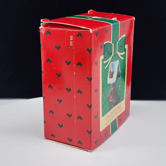 Hallmark Keepsake Ornament Children in Shoe Once Upon A Time 1985 - Picture 9 of 9